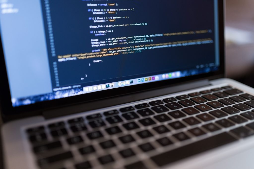 Which is Better Custom-coded website vs WordPress for SEO and easy management?
